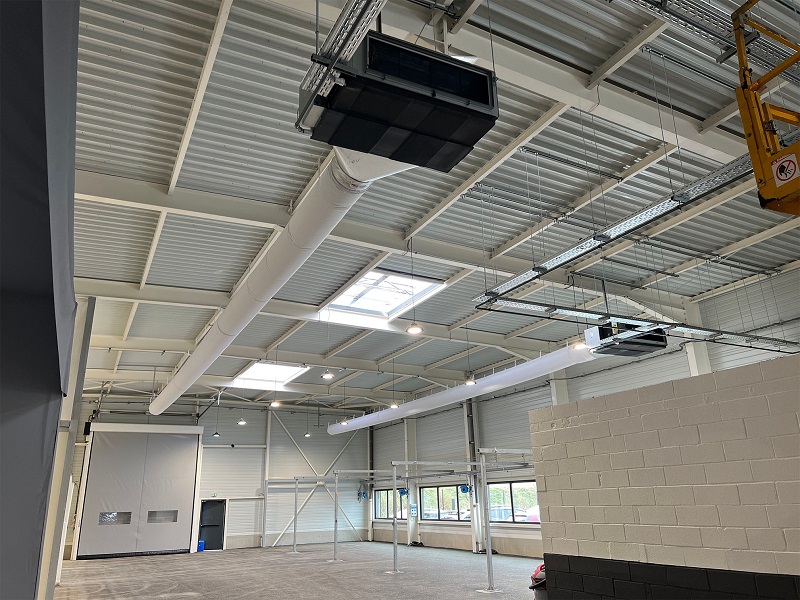 climatisation au plafond dans un grand espace