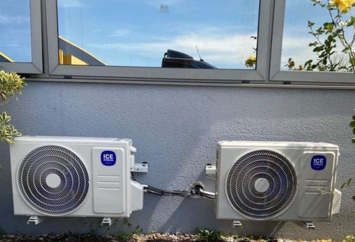 climatisation-unite-exterieure-icestream extérieur d'un domicile avec des unités extérieures de climatisation