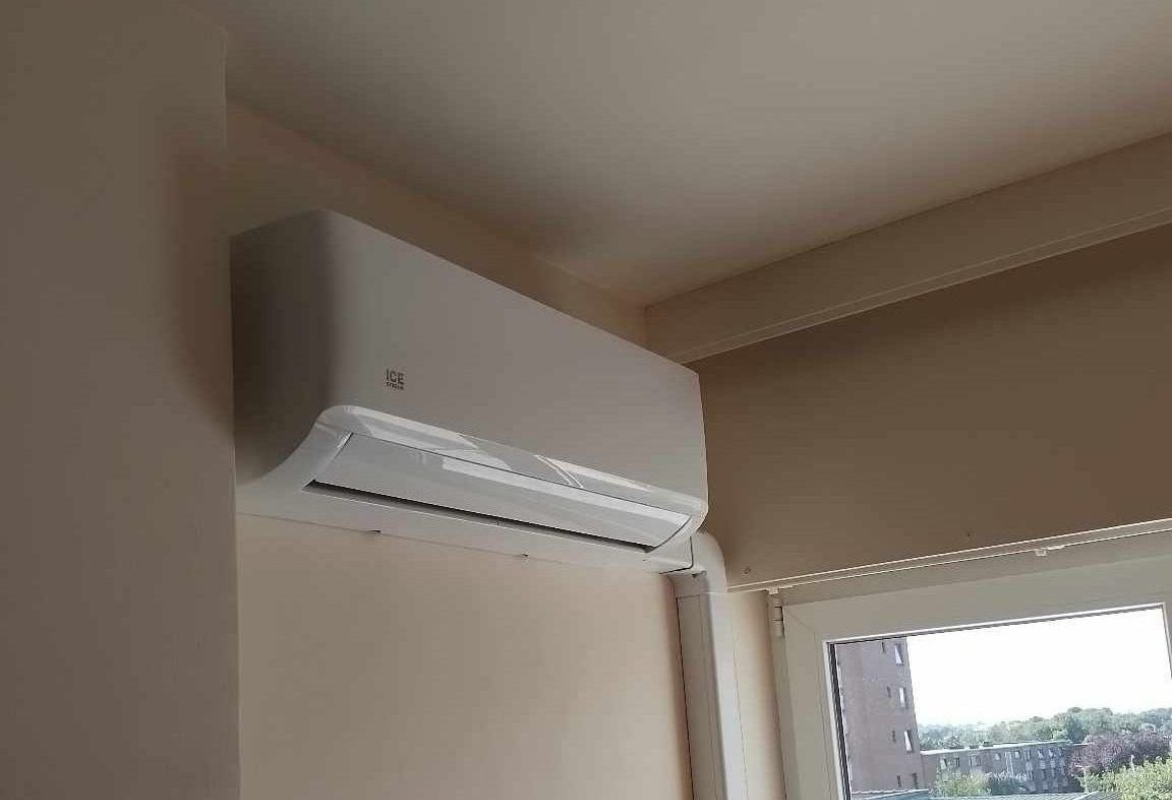 icestream-climatisation-mono-split-mural intérieur d'un domicile avec une climatisation