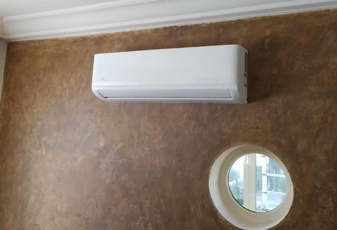 icestream-climatisation-mono-split-mural intérieur d'un domicile avec une climatisation