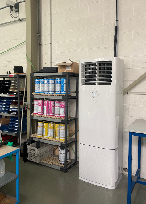 icestream-climatisation-armoire-imprimerie intérieur d'une imprimerie avec une armoire de climatisation