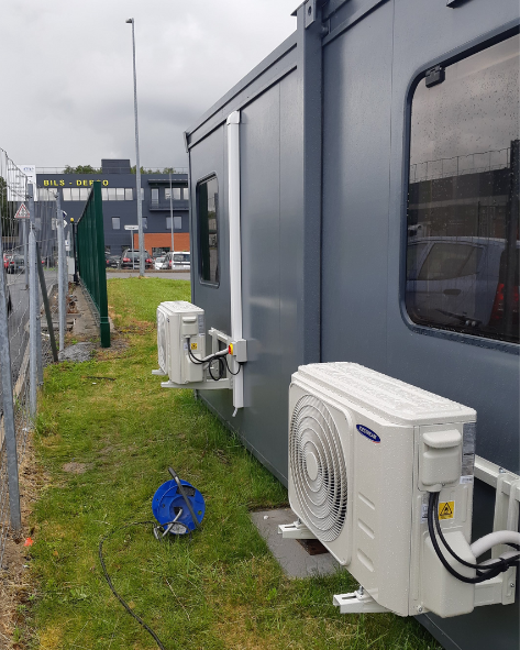 icestream-climatisation-unite-exterieure-bureaux extérieur d'un bureaux avec des unités extérieures de la climatisation