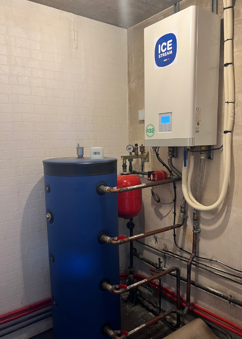 icestream-pompe-a-chaleur-air-eau intérieur d'un domicile avec une pompe à chaleur AIR/EAU
